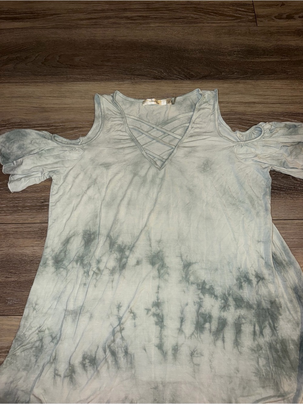 ANDREE BY UNIT Mint Crisscross Top